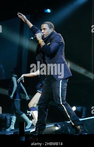 Marvin Humes von JLS tritt auf der Bühne der 02 Arena, London, auf. Stockfoto