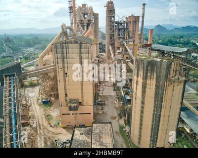 Zementfabrik - Luftaufnahme Stockfoto