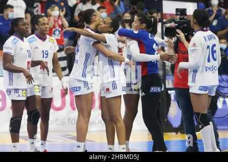 Französische Spieler nach der IHF-Frauen-Weltmeisterschaft 2021, letztes Handballspiel zwischen Frankreich und Norwegen am 19. Dezember 2021 im Palau d'Esports de Granollers in Granollers, Barcelona, Spanien - Foto Laurent Lairys / DPPI Stockfoto