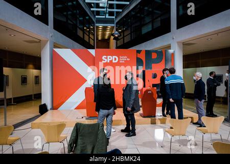 Berlin, Deutschland. 20th Dez 2021. Pressekonferenz der Sozialdemokratischen Partei in Berlin am 20. Dezember 2021. (Foto von Ralph Pache/PRESSCOV/Sipa USA) Quelle: SIPA USA/Alamy Live News Stockfoto