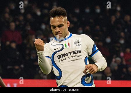 SALERNO, ITALIEN - 17. DEZEMBER: Lautaro Martinez vom FC Internazionale feiert nach dem Tor 0-4 in der Serie Ein Spiel zwischen US Salernit Stockfoto