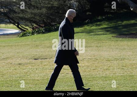 20. Dezember 2021, Washington, District of Columbia, USA: US-Präsident JOE BIDEN kommt heute am 20. Dezember 2021 im Weißen Haus im South Lawn/Weißen Haus in Washington DC, USA, an. (Bild: © Lenin Nolly/ZUMA Press Wire) Stockfoto