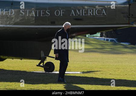 20. Dezember 2021, Washington, District of Columbia, USA: US-Präsident JOE BIDEN kommt heute am 20. Dezember 2021 im Weißen Haus im South Lawn/Weißen Haus in Washington DC, USA, an. (Bild: © Lenin Nolly/ZUMA Press Wire) Stockfoto