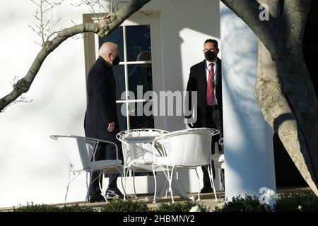 20. Dezember 2021, Washington, District of Columbia, USA: US-Präsident JOE BIDEN kommt heute am 20. Dezember 2021 im Weißen Haus im South Lawn/Weißen Haus in Washington DC, USA, an. (Bild: © Lenin Nolly/ZUMA Press Wire) Stockfoto