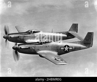 North American P-82 Twin Mustang fliegen Stockfoto