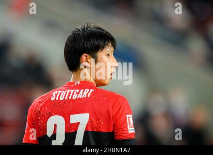 Hiroki ITO (S) Fußball 1. Bundesliga, Spieltag 17th, FC Köln (K) - VfB Stuttgart (S) 1: 0, am 19. Dezember 2021 in Köln/Deutschland. #die DFL-Vorschriften verbieten die Verwendung von Fotos als Bildsequenzen und/oder quasi-Video # Â Stockfoto