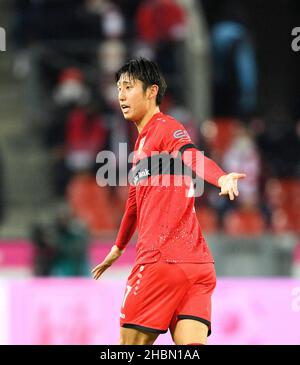 Hiroki ITO (S) Geste, Geste, Fußball 1st Bundesliga, 17th Spieltag, FC Köln (K) - VfB Stuttgart (S) 1: 0, am 19. Dezember 2021 in Köln/Deutschland. #die DFL-Vorschriften verbieten die Verwendung von Fotos als Bildsequenzen und/oder quasi-Video # Â Stockfoto