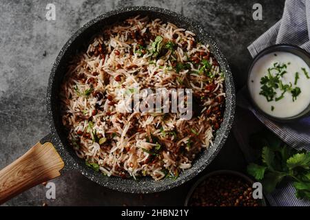 Ulavacharu Biryani / Horse gram or muthira pulav - nahrhaftes vegetarisches Gericht aus dem südindischen Bundesstaat Andra pradesh, selektiver Fokus Stockfoto