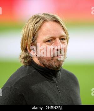 Sven MISLINTat (S, Sportdirektor) Fußball 1st Bundesliga, Spieltag 17th, FC Köln (K) - VfB Stuttgart (S), am 19. Dezember 2021 in Köln/Deutschland. #die DFL-Vorschriften verbieten die Verwendung von Fotos als Bildsequenzen und/oder quasi-Video # Â Stockfoto