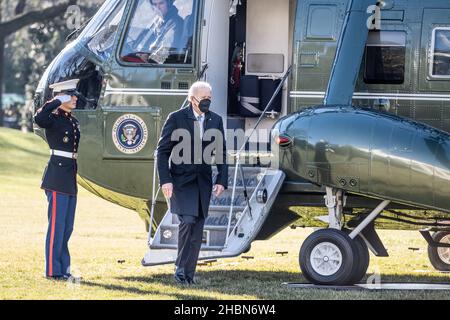 Washington, Usa. 20th Dez 2021. Präsident Joe Biden kehrt über Marine One ins Weiße Haus zurück. Kredit: SOPA Images Limited/Alamy Live Nachrichten Stockfoto