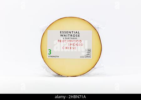 Essential Waitrose Beechwood Geräucherter Käse Stockfoto