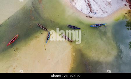 Aufgenommen mit einer Drohne am Strand von River Two, Sierra Leoen Stockfoto