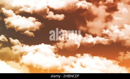 Wunderschöner Himmel bei Sonnenuntergang, der von der Sonne mit Zeitraffereffekt beleuchtet wird. Abstrakter märchenhafter Himmel mit weißen, flauschigen Wolken und leuchtenden Sternen, nahtlose Schleife. Stockfoto