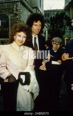 Schauspielerin Anita Dobson und Brian May von Queen im Jahr 1989 Stockfoto