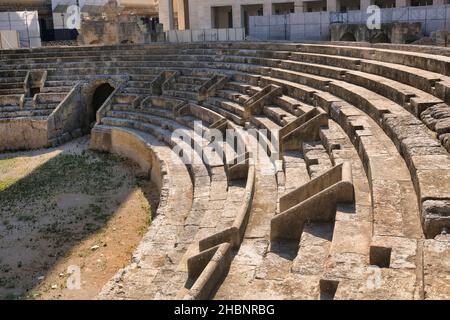 Das römische Amphitheater von Lecce ist ein römisches Denkmal auf der piazza Sant'Oronzo. Es stammt aus der Augustinerzeit. Stockfoto