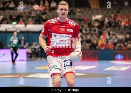 Aalborg, Dänemark. 18th, Dezember 2021. Aron Palmarsson (4) von Aalborg Handball beim dänischen HTH Herreliga-Spiel zwischen Aalborg Handball und Bjerringbro-Silkeborg Handball in der Jutlander Bank Arena in Aalborg. (Foto: Gonzales Photo – Balazs Popal). Stockfoto