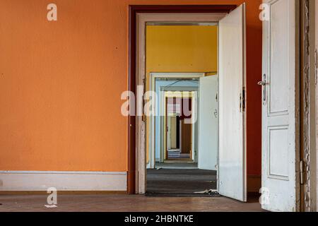 Verlorene Orte in der Innenstadt von Frankfurt am Main. Altes Polizeipräsidium in Frankfurt, Deutschland Stockfoto