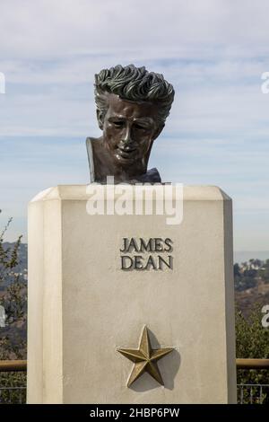 LOS ANGELES, USA - 19. Nov 2019: Die Büste von James Dean am Griffith Observatory in Los Angeles, USA Stockfoto