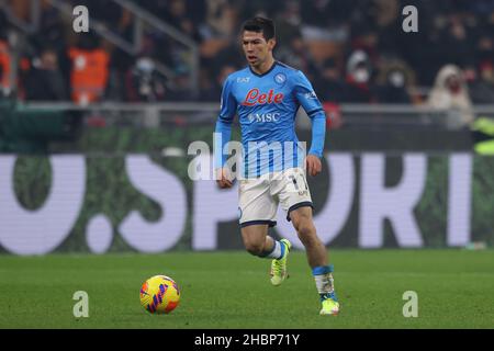 Mailand, Italien. 19th Dez 2021. Hirving Lozano von SSC Napoli während der Serie A Spiel bei Giuseppe Meazza, Mailand. Bildnachweis sollte lauten: Jonathan Moscrop/Sportimage Kredit: Sportimage/Alamy Live News Stockfoto