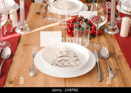 Elegantes Tischdekable für das Weihnachtsessen Stockfoto