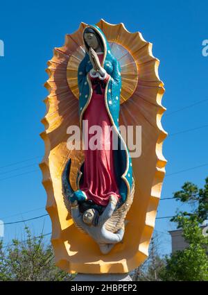 Schrein der Muttergottes von Guadalupe in der katholischen Kirche St. Paul in Pass Christian, Mississippi Stockfoto