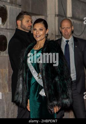 Stockholm, Schweden. 20th Dez 2021. Kronprinzessin Victoria kommt am 20. Dezember 2021 zur jährlichen Grand Ceremony der Schwedischen Akademie im Gebäude der Alten Börse in Stockholm, Schweden. Foto von Peter Grannby/Stella Picturs/ABACAPRESS.COM Quelle: Abaca Press/Alamy Live News Stockfoto