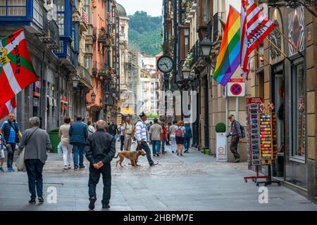 Bars in einem engen in der historischen Altstadt (Casco Viejo), Bilbao Bizkaia, Baskenland, Spanien Stockfoto