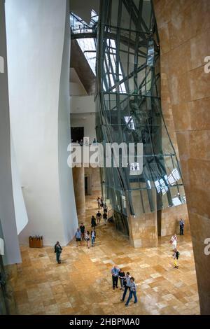 Im Guggenheim Museum, Bilbao, Euskadi, Baskenland, Spanien. Stockfoto