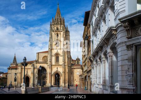 Kathedrale von Oviedo San Salvador auf der Plaza Alfonso II el Casto Oviedo Asturias, Spanien. Stockfoto