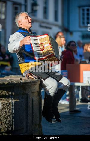 Traditionelle Musik Galiciens. Gaiteiros Rio de anxo. Altstadt, Santiago de Compostela, UNESCO-Weltkulturerbe, Galicien, Spanien. Dudelsack sind ein Dudelsackfund Stockfoto