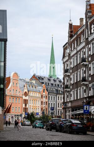 RIGA, LETTLAND. 6th. September 2021. Straßenszene in der Altstadt von Riga. Stockfoto