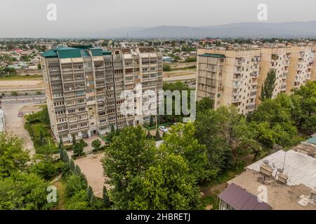 Alte sowjetische Betonwohngebäude in Duschanbe, der Hauptstadt Tadschikistans Stockfoto