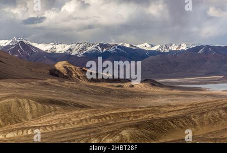Schneebedeckte Gipfel des Pamir-Gebirges, Tadschikistan Stockfoto
