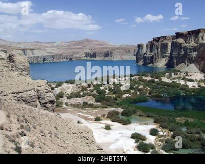 Band-e-Amir in der Provinz Bamyan ist Afghanistans erster Nationalpark; er besteht aus sechs spektakulären türkisfarbenen Seen, die durch natürliche Staudämme aus Travertin Ca getrennt sind. 27. Juli 2011 Stockfoto