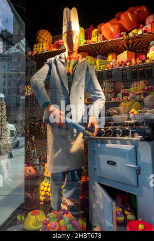 Der Bergdorf Goodman Men's Store ist ein luxuriöses Shopping-Ziel an der Fifth Avenue in New York City, USA Stockfoto