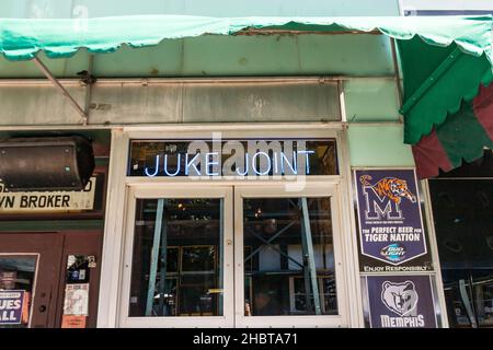 Die Blueshalle und der Juke des Rum Boogie Cafe haben sich auf der Beale Street, Memphis, Tennessee, verausmeldet. Stockfoto