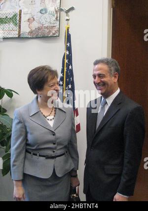 Senator Russ Feingold (D-WI) trifft sich mit Elena Kagan, der Kandidatin des Obersten Gerichtshofs. Ca. 19 Mai 2010 Stockfoto