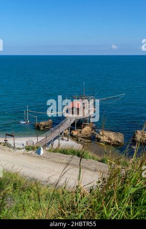 Seascape, Trabocchi Küste, Blick auf den Trabocco von Punta Cavalluccio, Rocca San Giovanni, Abruzzen, Italien, Europa Stockfoto