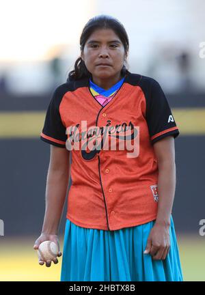 María Lorena Ramírez Hernández corredora de fondo mexicana de la comunidad Indígena rarámuri se presento en el estadio Sonora para el lanzamiento de l Stockfoto