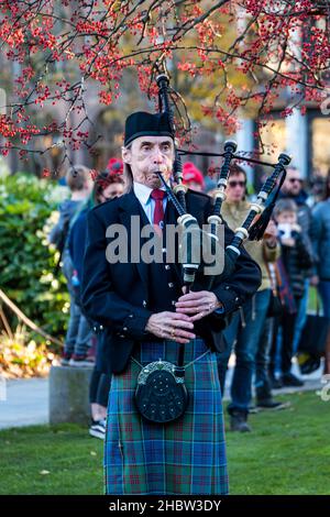 Schottischer Mann mit einem Kilt und Dudelsack, Diwali-Festival-Veranstaltung, Edinburgh, Schottland, Großbritannien Stockfoto