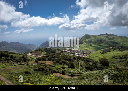 Panorama des Anaga-Gebirges im Norden von Teneriffa, Kanarische Inseln, Spanien. Stockfoto