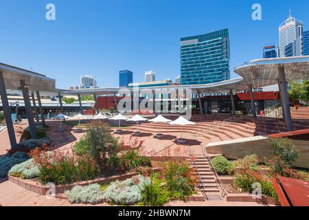 Blick auf den Yagan Square, ein beliebtes Touristenziel im Perth Central Business District, Western Australia, WA, Australien Stockfoto