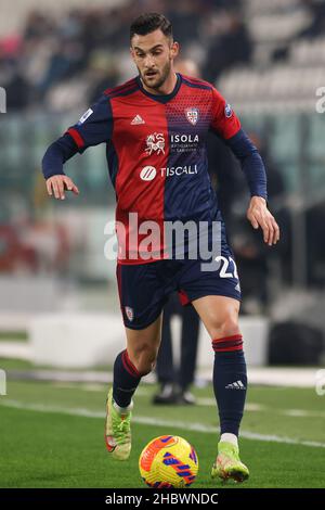 Turin, Italien, 21st. Dezember 2021. Charalampos Lykogiannis von Cagliari während des Spiels der Serie A im Allianz Stadium, Turin. Bildnachweis sollte lauten: Jonathan Moscrop / Sportimage Stockfoto