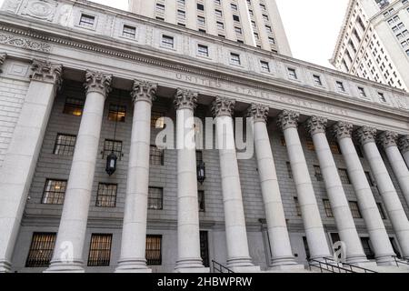 New York, NY - 21. dezember 2021: Ansicht des Gerichtsgebäudes von Thurgood Marshall, wo der Prozess gegen Ghislaine Maxwell gehört wurde Stockfoto