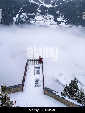 Blick auf Roc del Quer Canillo Andorra. Winter in Andorra Pyrenäen Landschaft Stockfoto