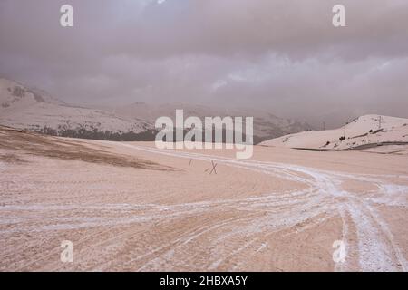 Die erstaunlichen Bilder von Andorra braun durch den Staub der Sahara, genannt Calima ein Phänomen, das große Teil von Katalonien, Südfrankreich und das Val betroffen Stockfoto