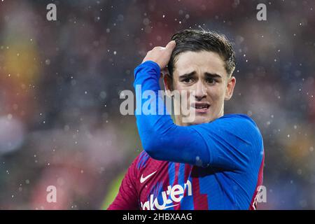 Pablo Martin Paez Gavira 'Gavi' vom FC Barcelona während des Fußballspiels der spanischen Meisterschaft La Liga zwischen dem FC Sevilla und dem FC Barcelona am 21. Dezember 2021 im Stadion Ramon Sanchez-Pizjuan in Sevilla, Spanien - Foto: Joaquin Corchero/DPPI/LiveMedia Stockfoto