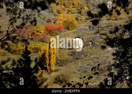 Otoño en Andorra, un paseo por el Vall d'Incles y por los alrededores de AINA Stockfoto