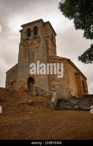 Romanische Kirche Santa Maria la Real in La Henestrosa. Stockfoto