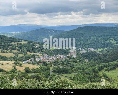 Blick auf das alte Dorf Saint Nectaire in der Auvergne, berühmt für seinen Kuhkäse Stockfoto